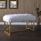 Banc rembourré en fausse fourrure de style moderne avec panneaux latéraux géométriques, blanc et doré - 21 H x 17,5 L x 37,5 P pouces